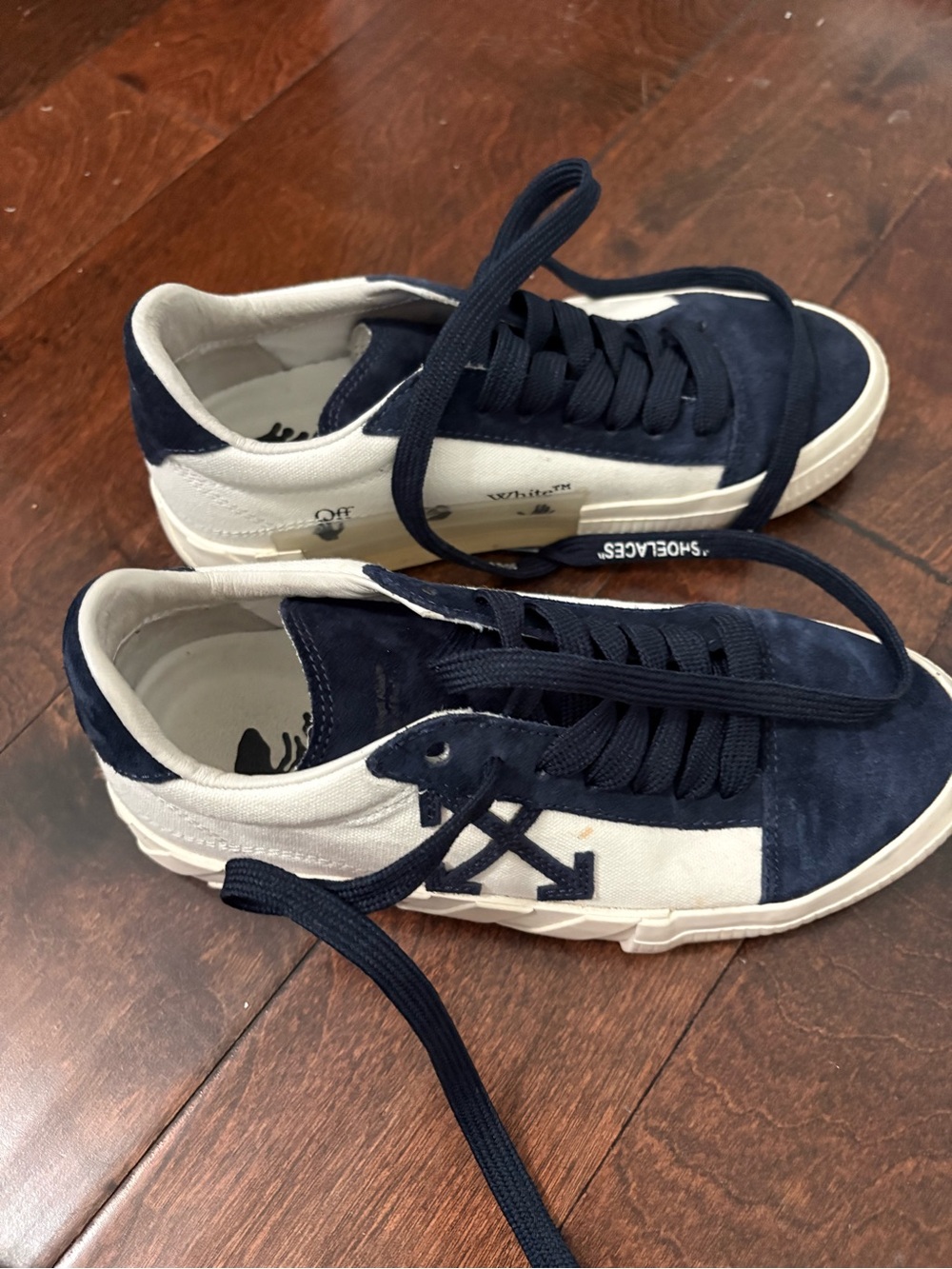 Off-White Navy and White Vulcanized Low-Top Sneakers Size 7-8 - Picture 2 of 5